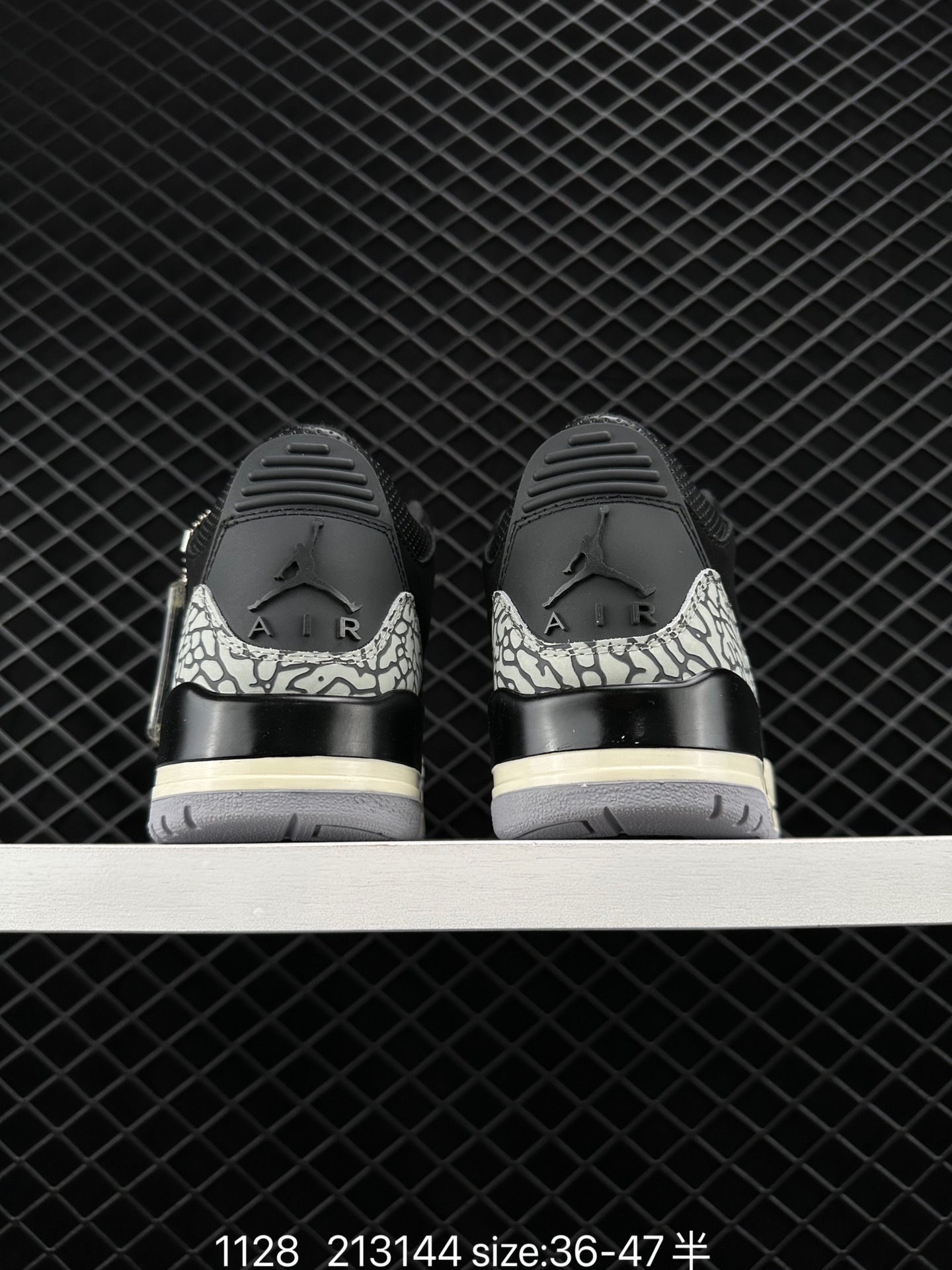 Air Jordan 3 Retro ”Off Nior“